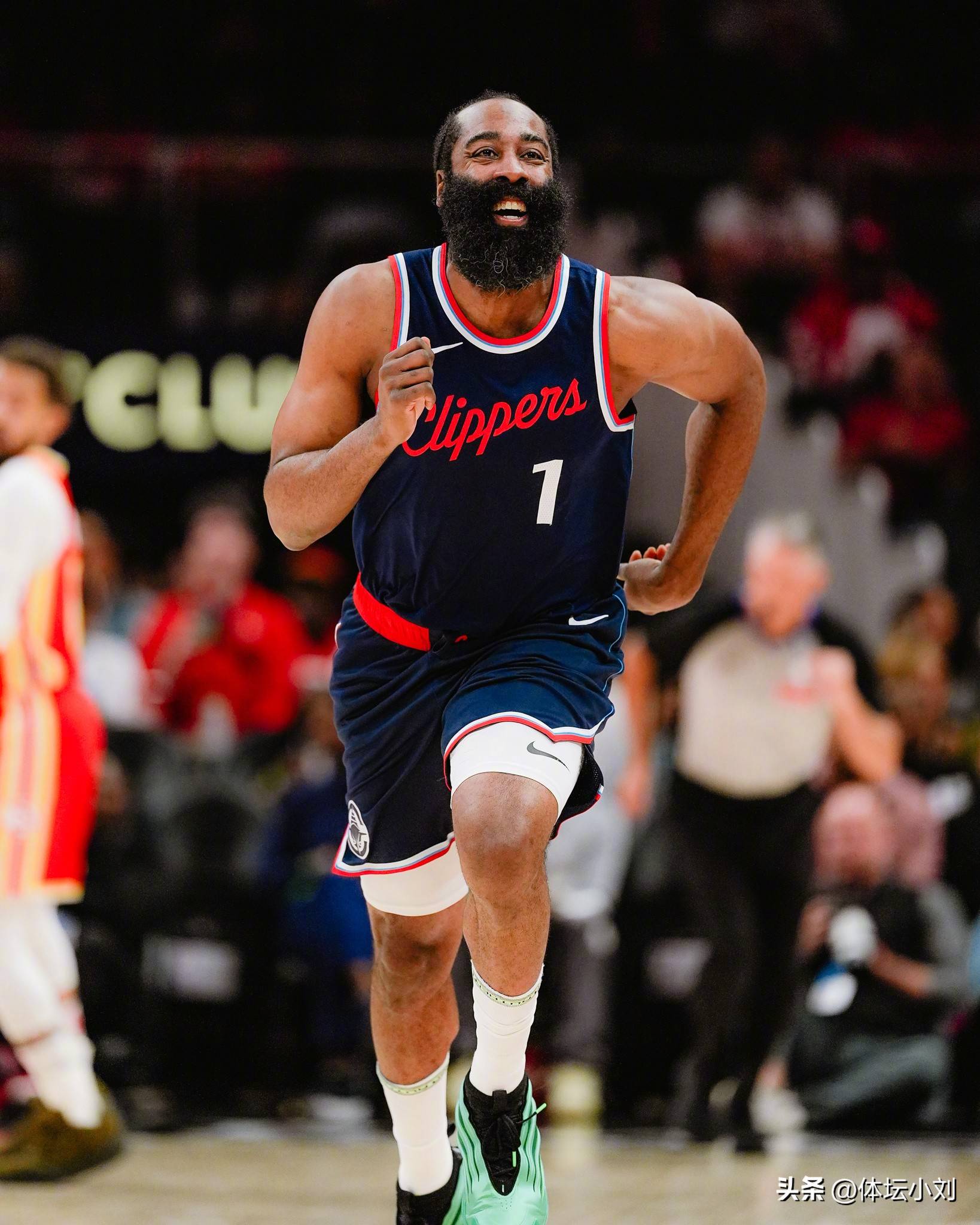 满冠体育在线登入-洛杉矶快船训练开放日，转会期队长鼓劲引欢呼，NBA总决赛在即，数据趋势出现新变化的简单介绍